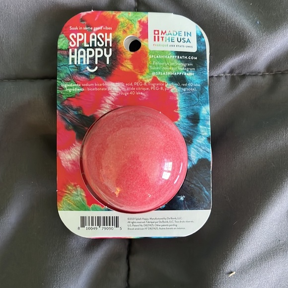 Cherry Limeade Bath Bomb - Picture 2 of 2